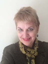 Carolynn Jones headshot